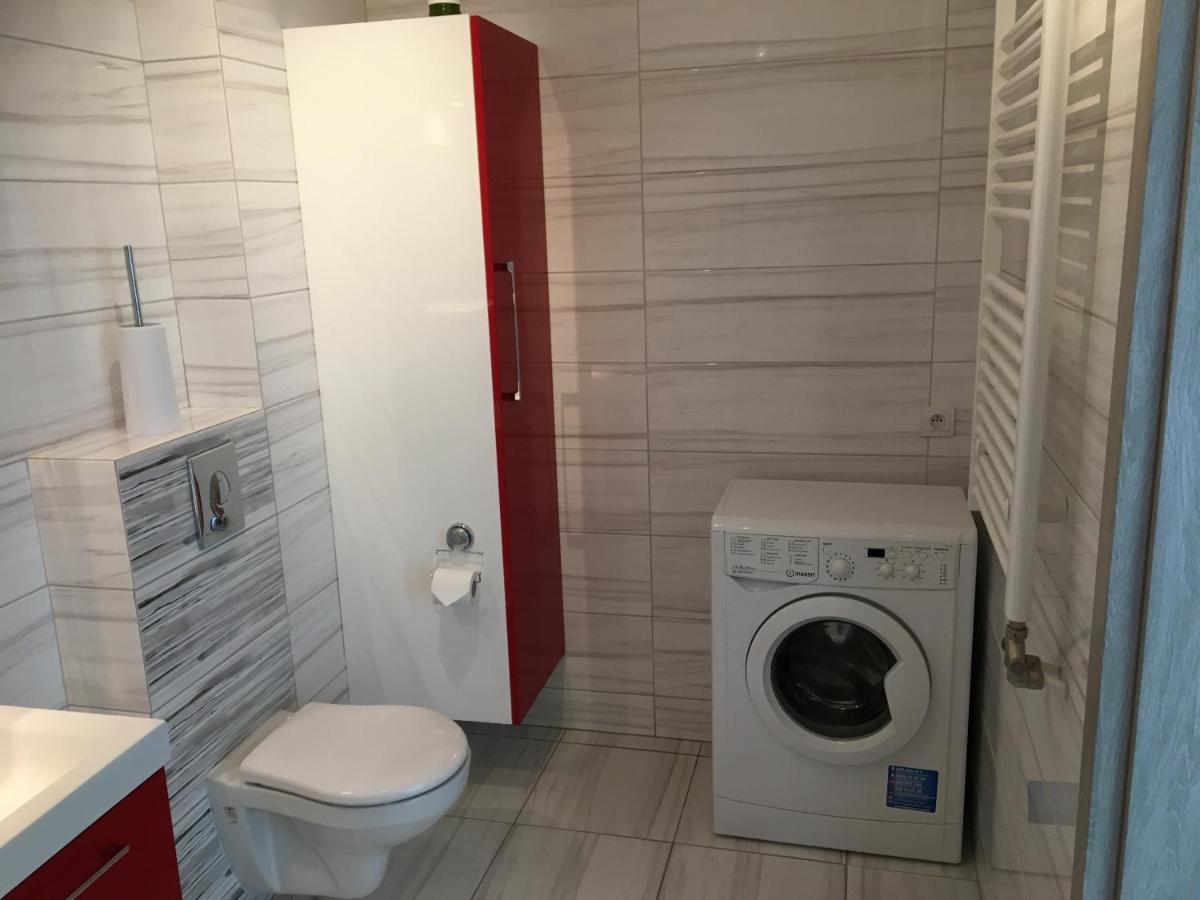 1 Tyskie Apartamenty Z Ogrodkiem Tychy Buitenkant foto