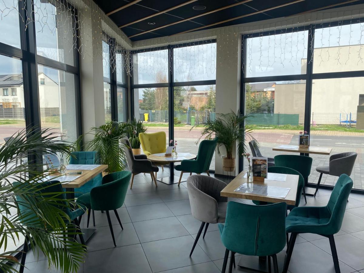 1 Tyskie Apartamenty Z Ogrodkiem Tychy Buitenkant foto