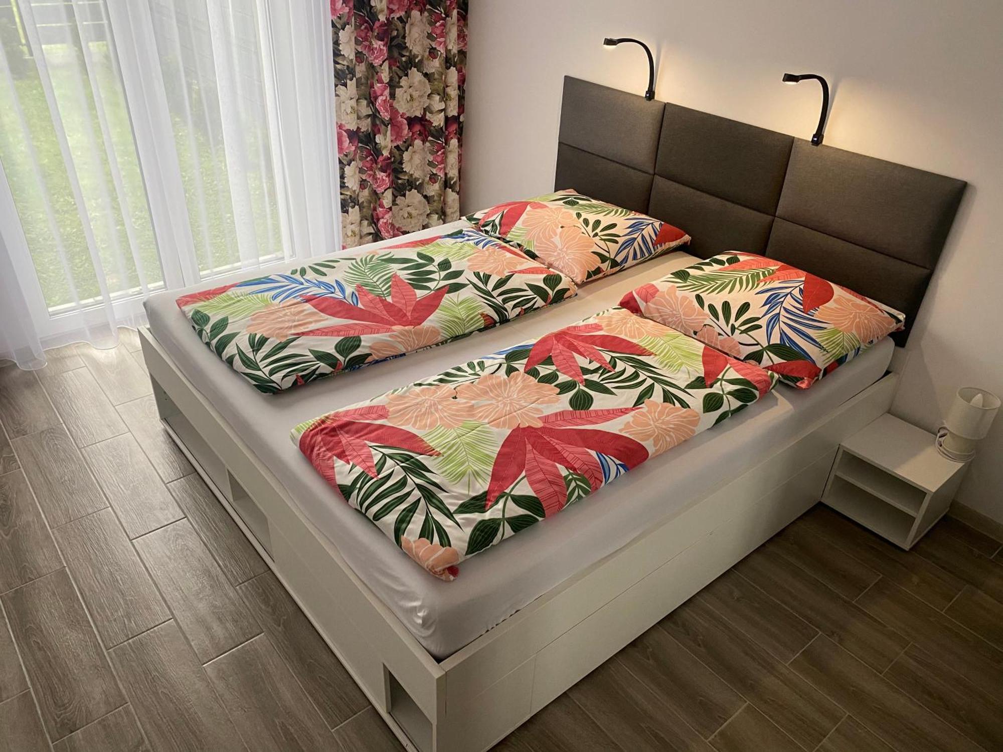 1 Tyskie Apartamenty Z Ogrodkiem Tychy Buitenkant foto