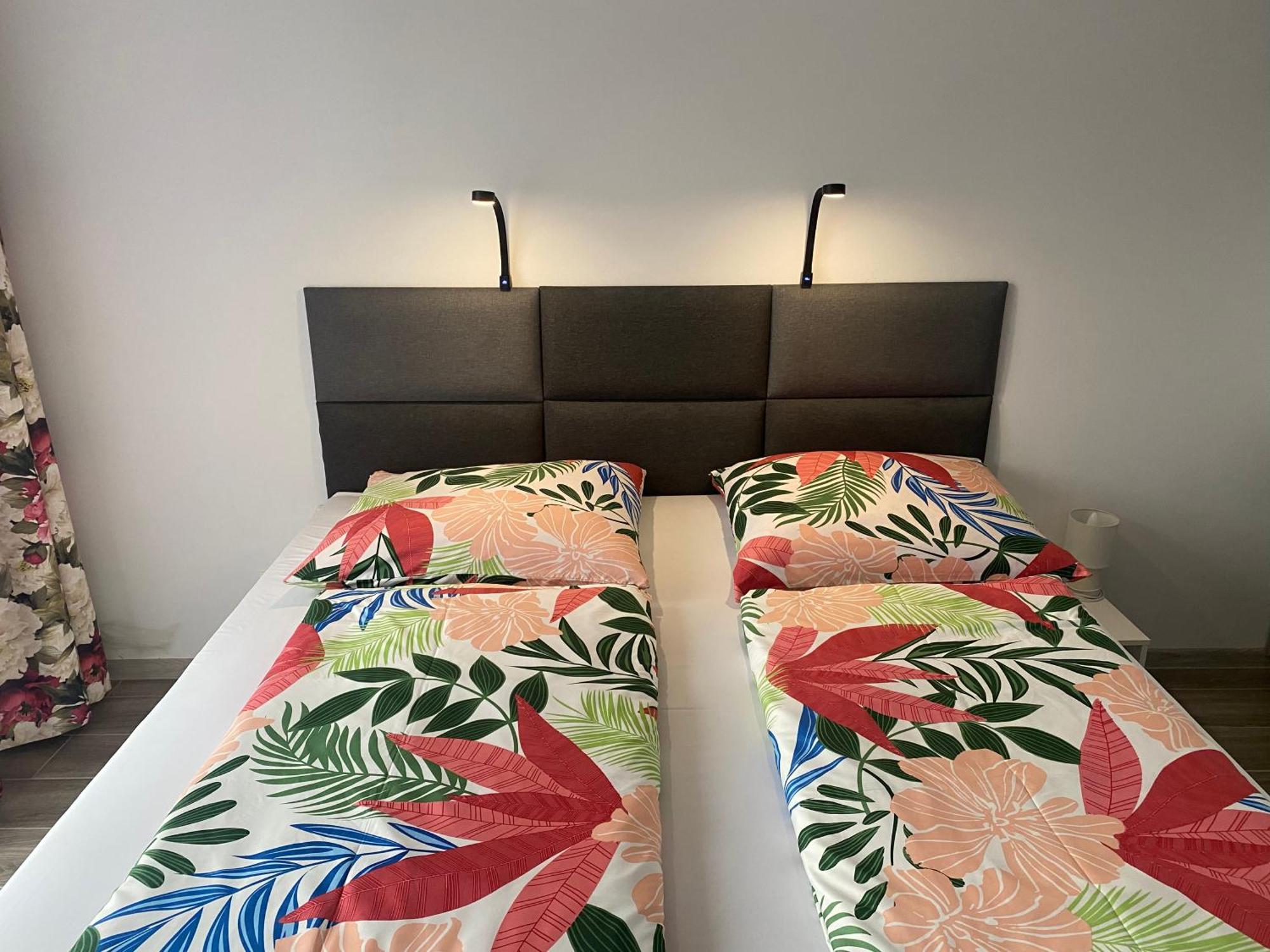 1 Tyskie Apartamenty Z Ogrodkiem Tychy Buitenkant foto