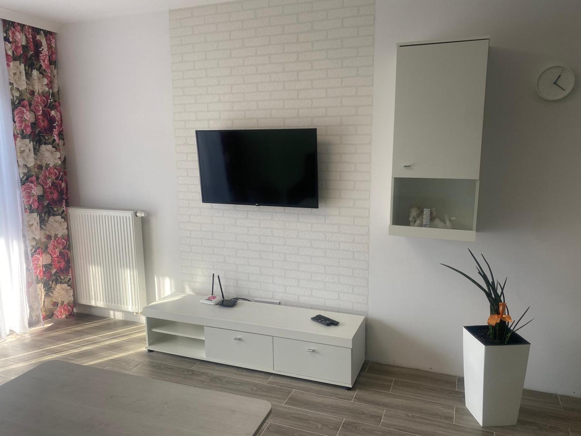 1 Tyskie Apartamenty Z Ogrodkiem Tychy Buitenkant foto